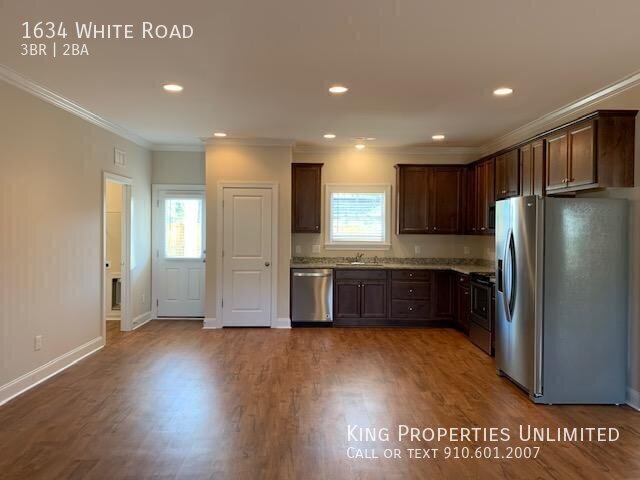 Building Photo - 1634 White Rd