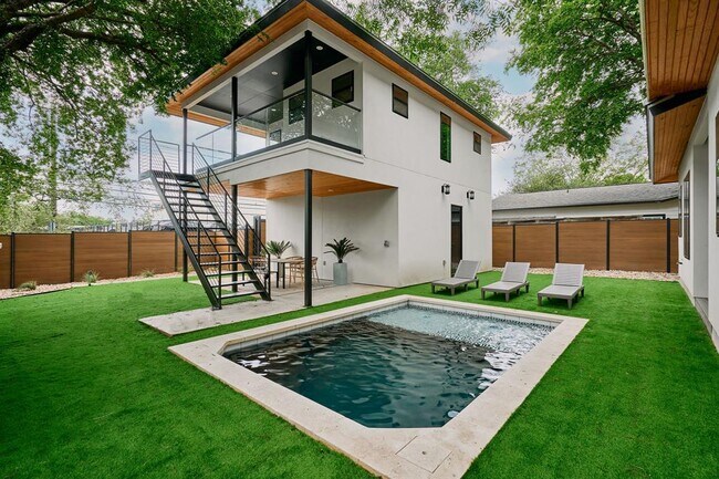 Building Photo - 411 Krebs Ln