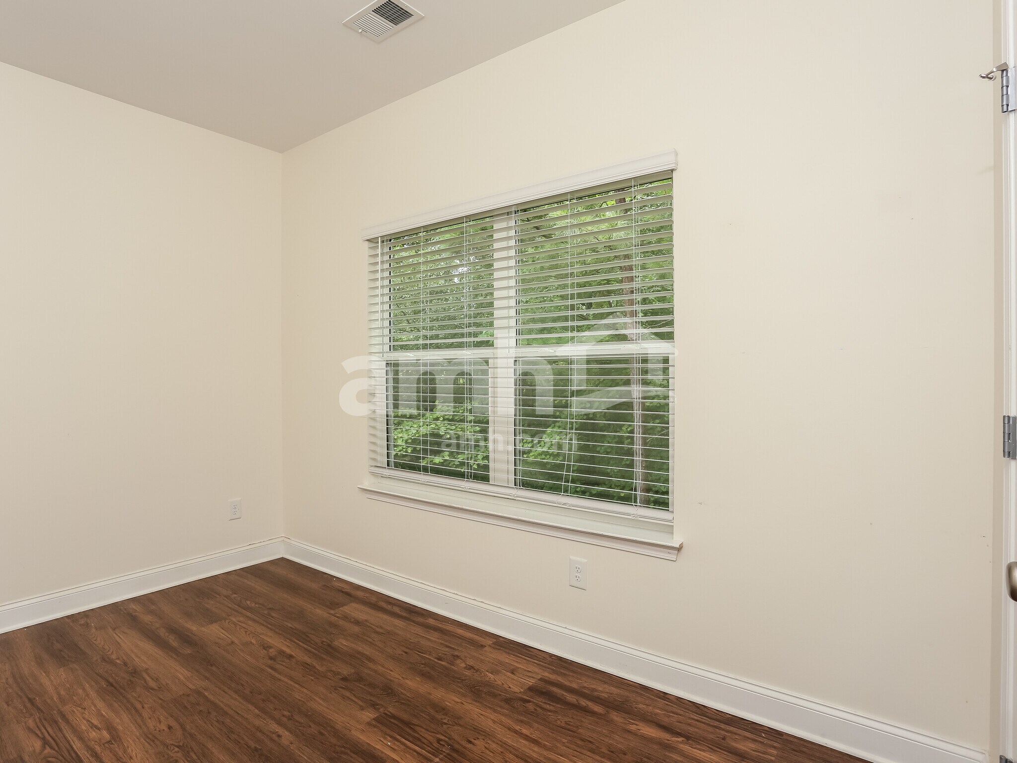 Building Photo - 422 Oscar Way