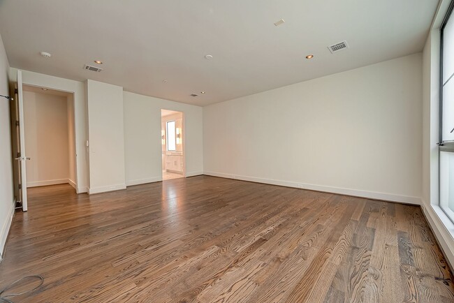 Building Photo - Beautiful contemporary home in the sought-...