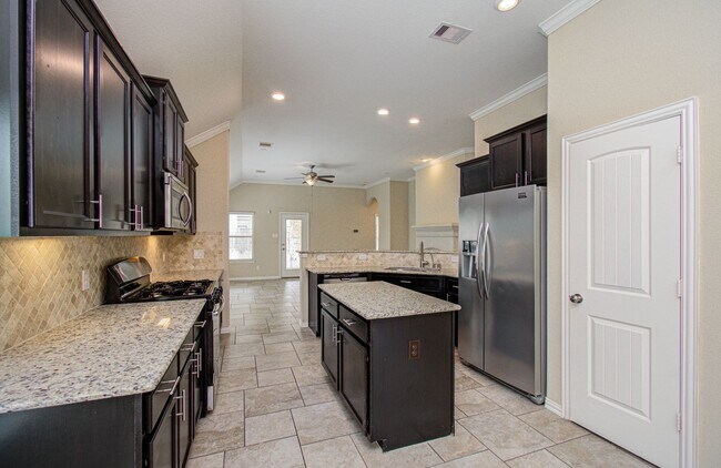 Building Photo - Spacious 4 Bed, 2 Bath Home Zoned to Tomball ISD