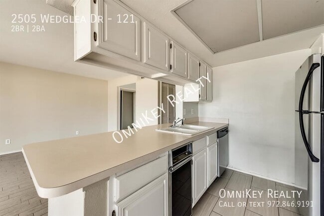 Building Photo - 2505 Wedglea Dr