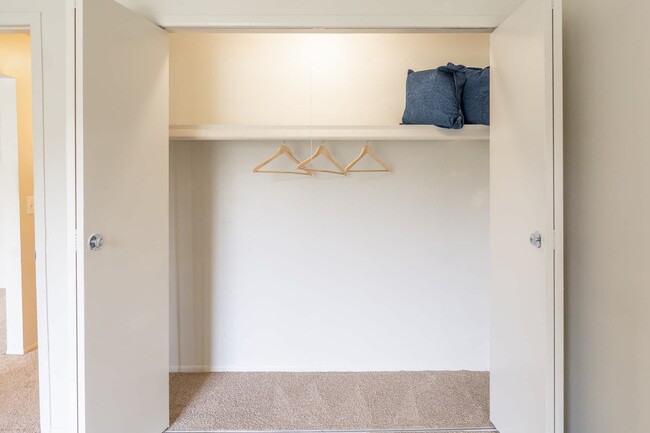 Interior Photo - Glencoe Hills