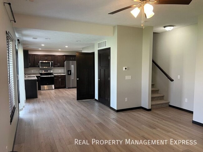 Building Photo - 3 Bedroom 2.5 Bathroom Townhome