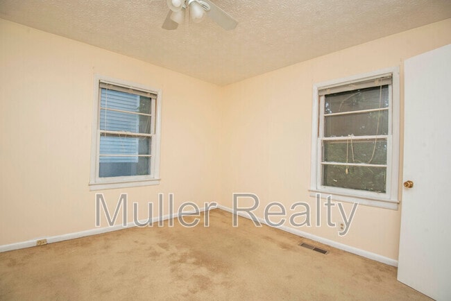Building Photo - 3821 Selma Ave