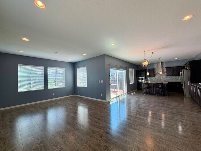 Building Photo - Georgous Three Bedroom Home in Reunion with Private Office, Loft & Chef’s Kitchen!