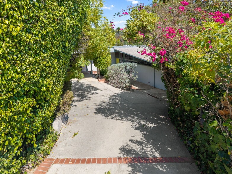 Primary Photo - 12400 Deerbrook Ln