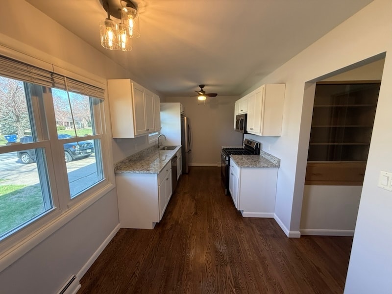 Building Photo - 1725 Elmwood Ln