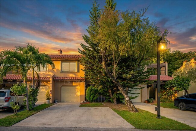 Building Photo - 3322 Torremolinos Ave