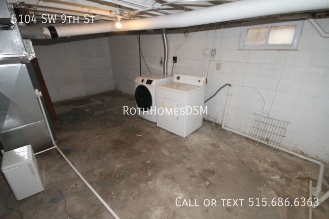 Building Photo - 5104 SW 9th St