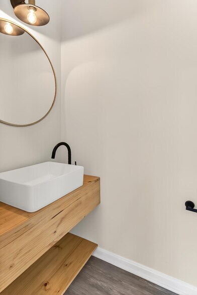 Building Photo - 239 Golden Larch Ter NE