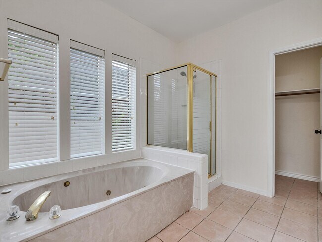 Building Photo - 4510 Chestnut Meadow Dr