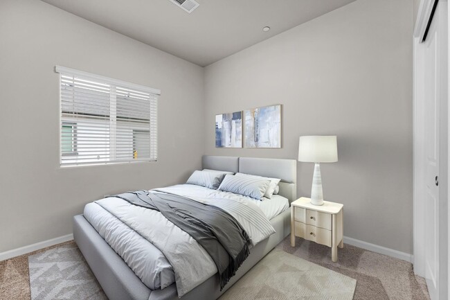 Building Photo - Wood Ranch Duplex 519