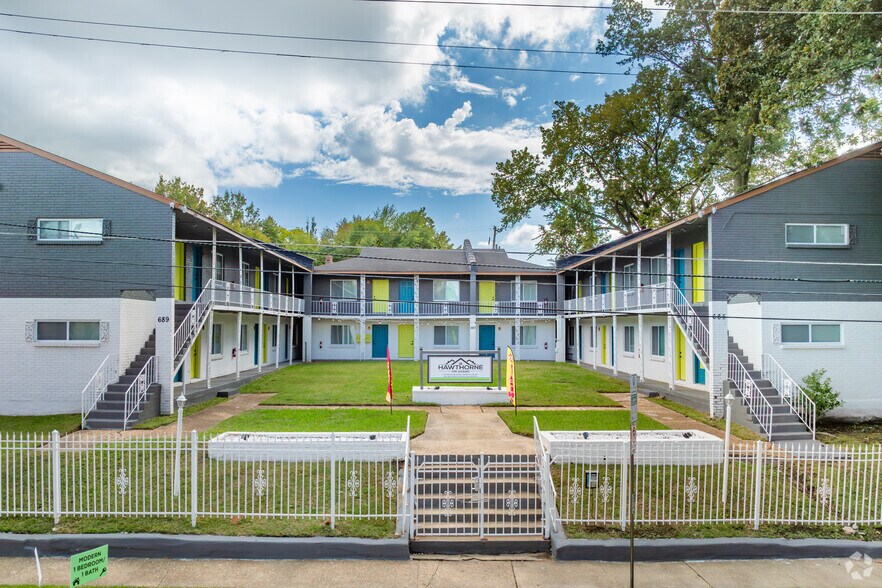 Primary Photo - Hawthorne on Adams Apartments