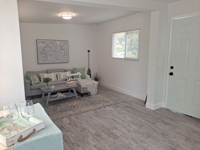 Building Photo - Efficiency Mainland New Smyrna Beach