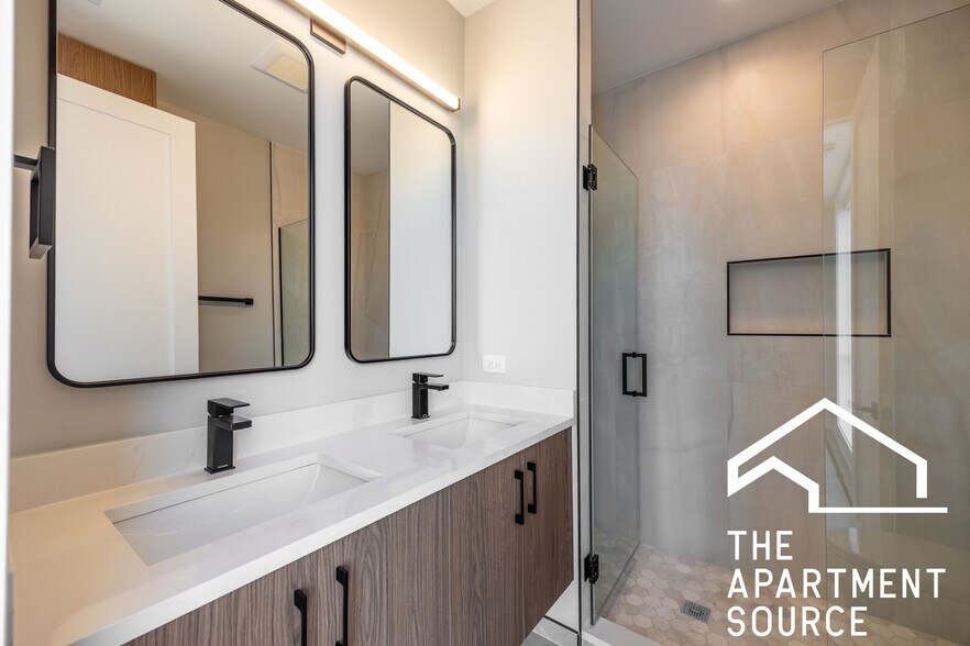 Building Photo - 2355 W Flournoy St