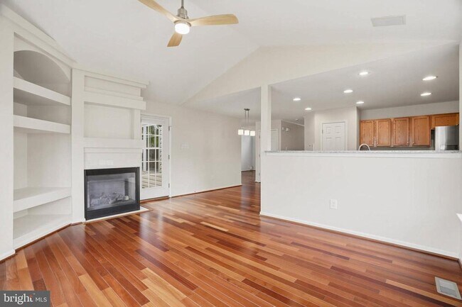 Building Photo - 6020 Moonsails Ln