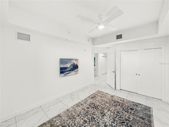 Building Photo - 125 Island Way