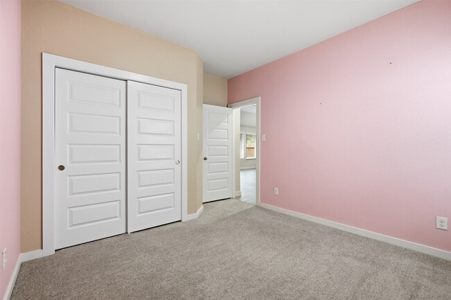 Building Photo - 2742 Oakleaf Ash Ln