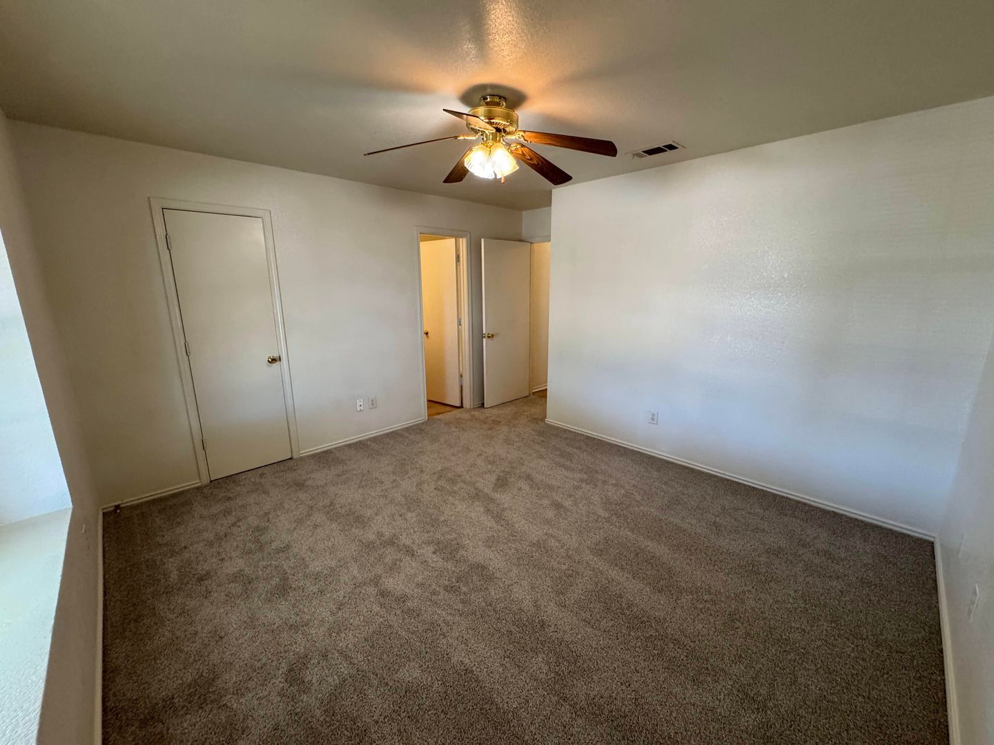 Building Photo - 4600 Greyhound Dr