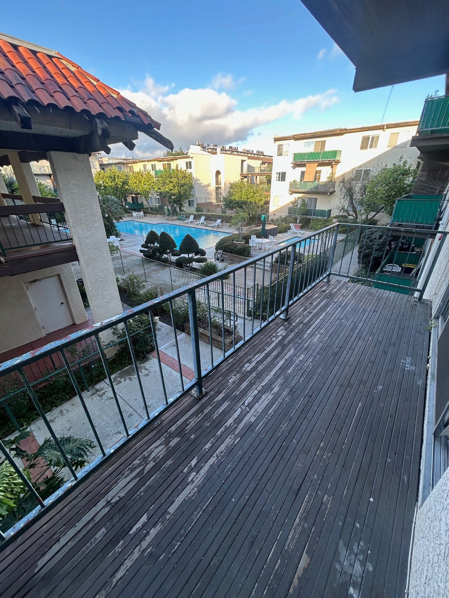 Building Photo - 5460 White Oak Ave