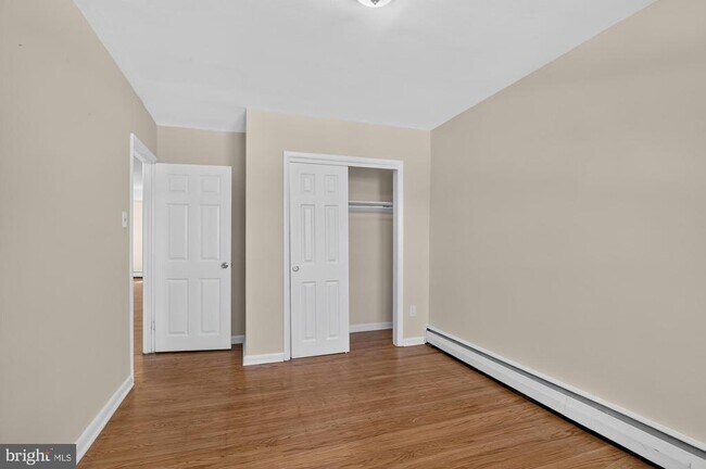 Building Photo - 5990 Henry Ave