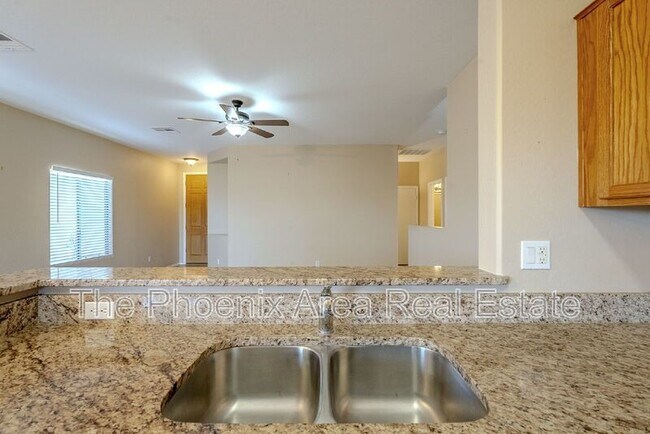 Building Photo - 29189 N Shannon Dr