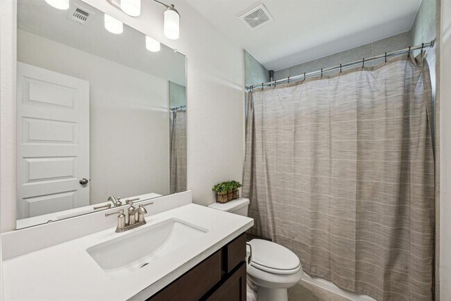 Building Photo - 200 Vly Rnch Trl