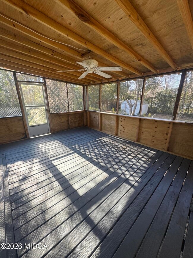 Building Photo - 3823 St Charles Pl