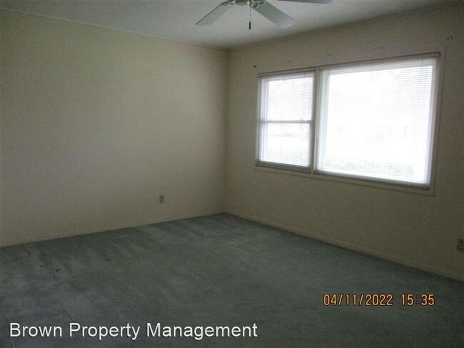 Building Photo - 3907 Memorial Dr