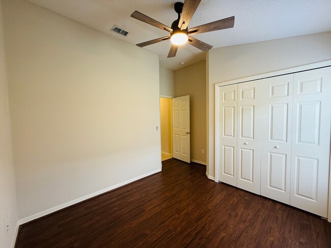 Building Photo - 5534 Turtle Crossing Loop
