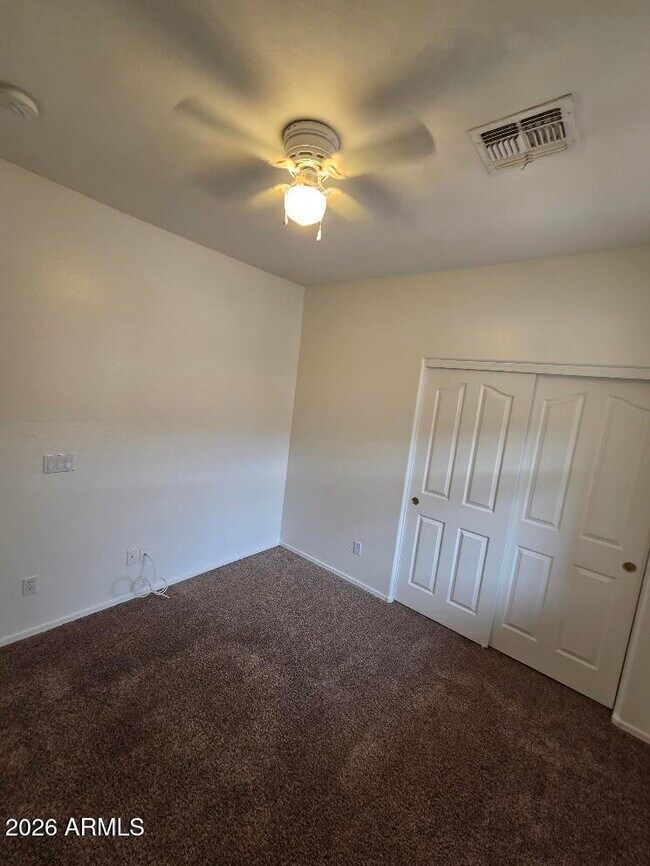 Building Photo - 12901 W Glenrosa Dr