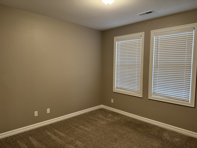 Building Photo - 11616 Willowbrook Rd