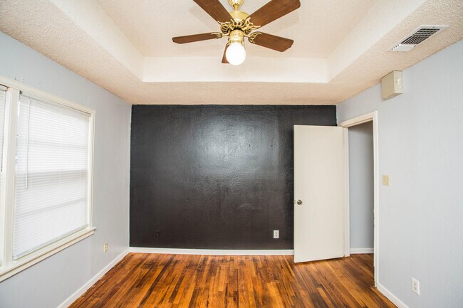 Building Photo - 1506 38th St