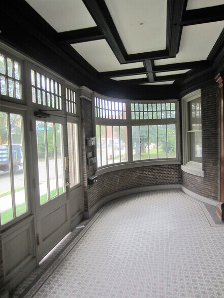 Building Photo - 203 S Braddock Ave