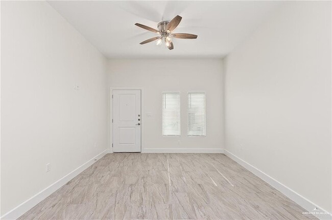 Building Photo - 2912 Allen Dr