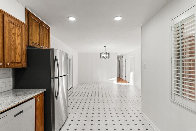 Building Photo - 26 Frostwood Dr