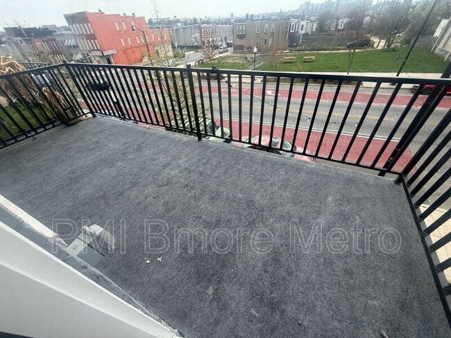 Building Photo - 1756 E North Ave