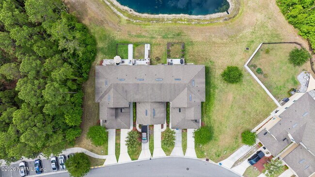 Building Photo - 470 Servia Dr