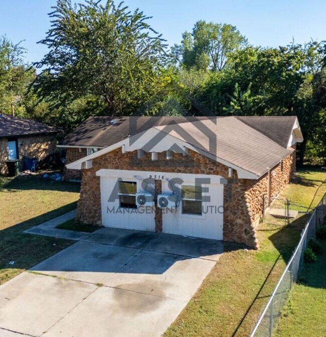 Building Photo - Charming 5 Bedroom Home Available for Lease or Rent to Own!