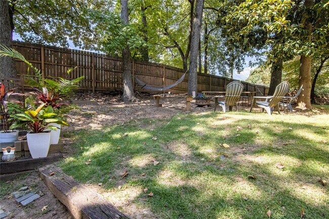 Building Photo - 2109 Defoors Ferry Rd NW