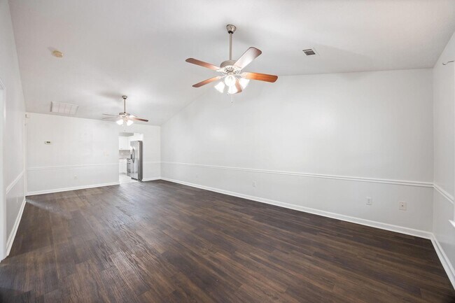 Building Photo - 638 Goodale Ln