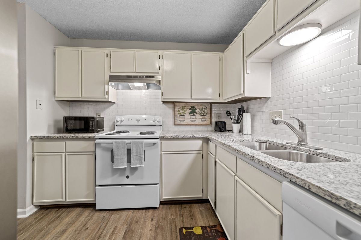 Building Photo - 4330 Edith Ln