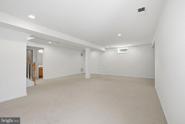 Building Photo - 20 Houser Dr