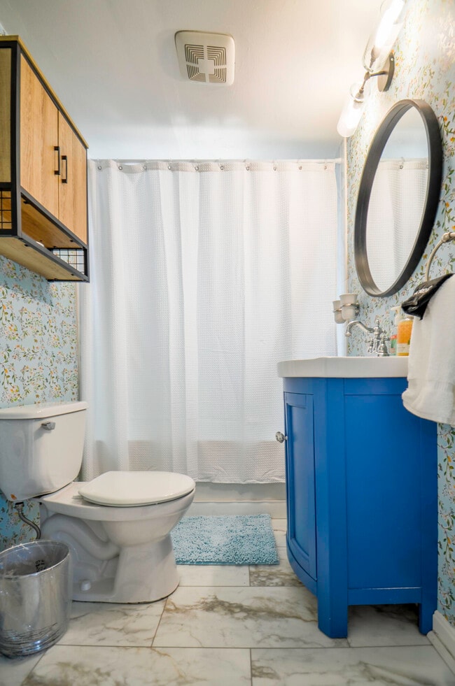 Building Photo - 385 Sherman Ave