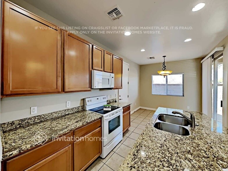 Building Photo - 9516 E Baywood Ave