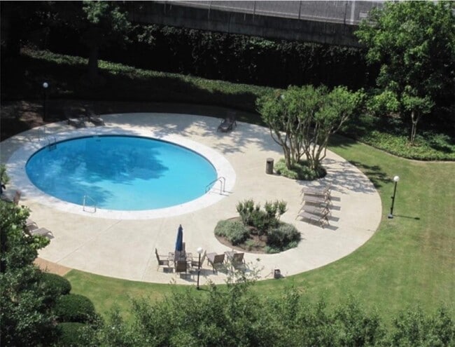 Building Photo - 130 26th St NW