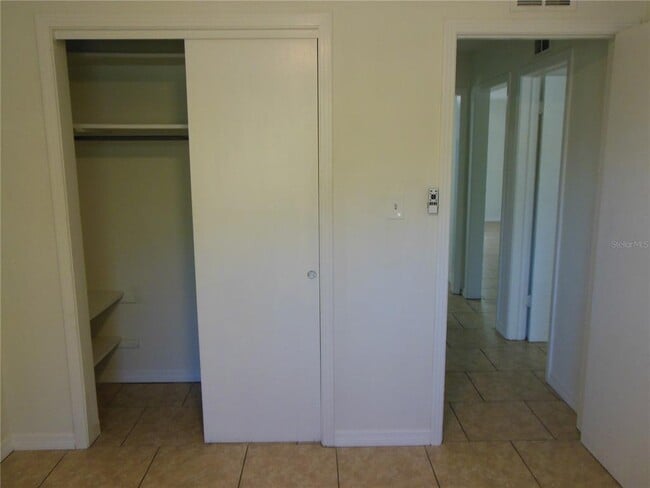 Building Photo - 2204 20th Ave W