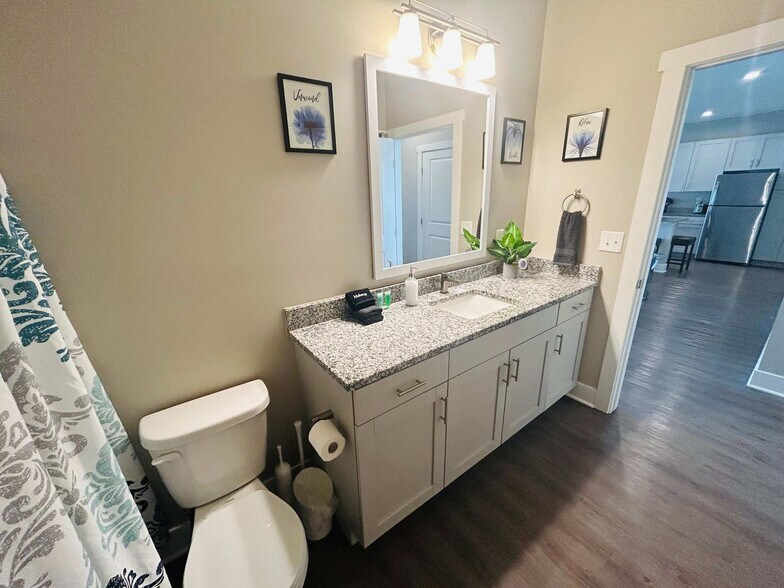 Building Photo - 3939 Pinot Dr