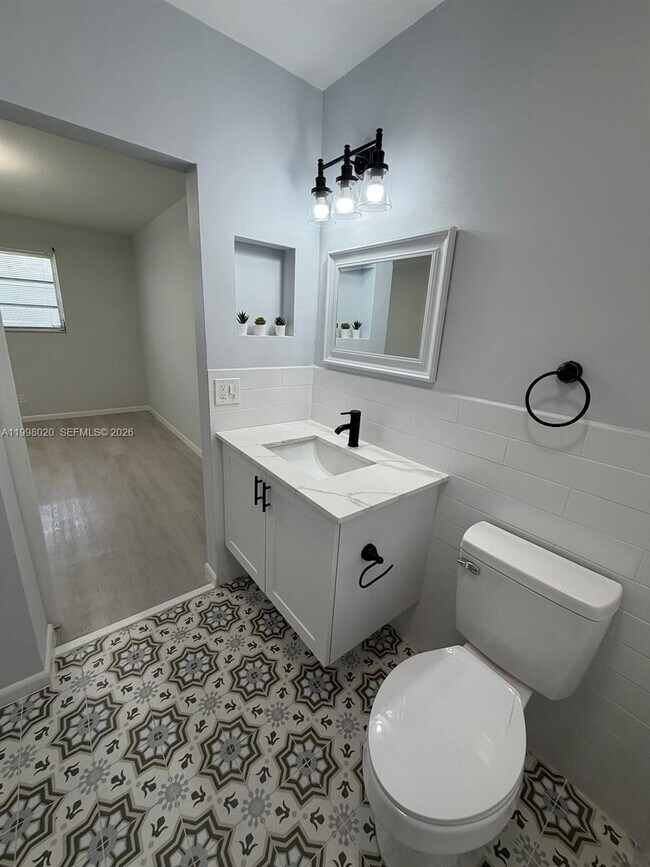 Building Photo - 2041 NW 81st Ave